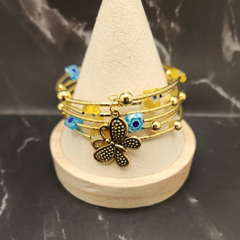 New handmade beaded memory wire bracelet